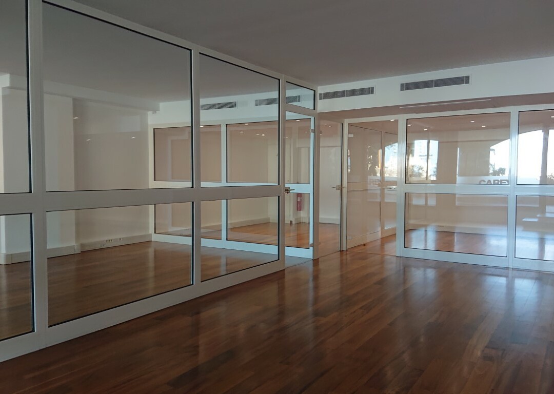 Bureau avec grande vitrine - Le Raphael - Properties for sale in Monaco