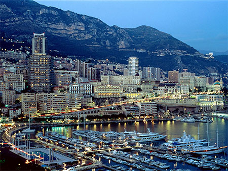 SOLE AGENT / BOULEVARD d'ITALIE / SMALL GARAGE