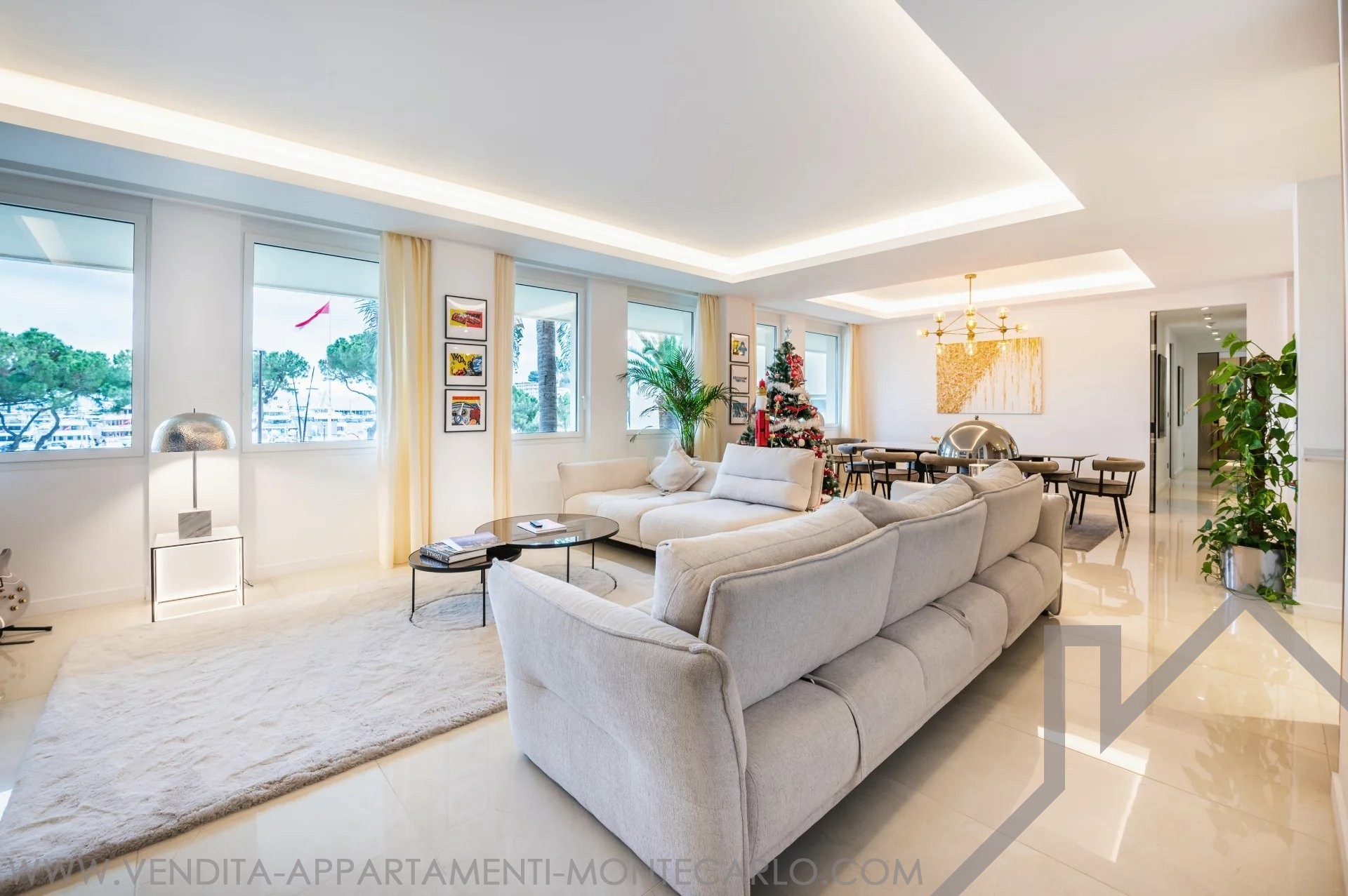 Palais HéraclèsImpressive 8 Room + Mixed Use Properties for sale in