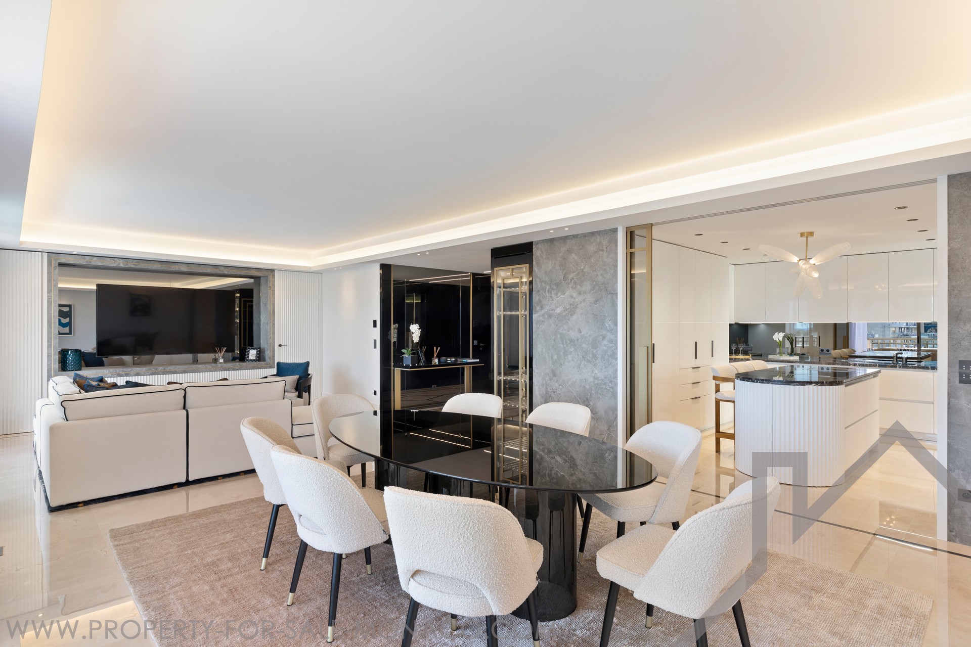 Sale renovated 4 room apartment Monaco Larvotto Properties for sale