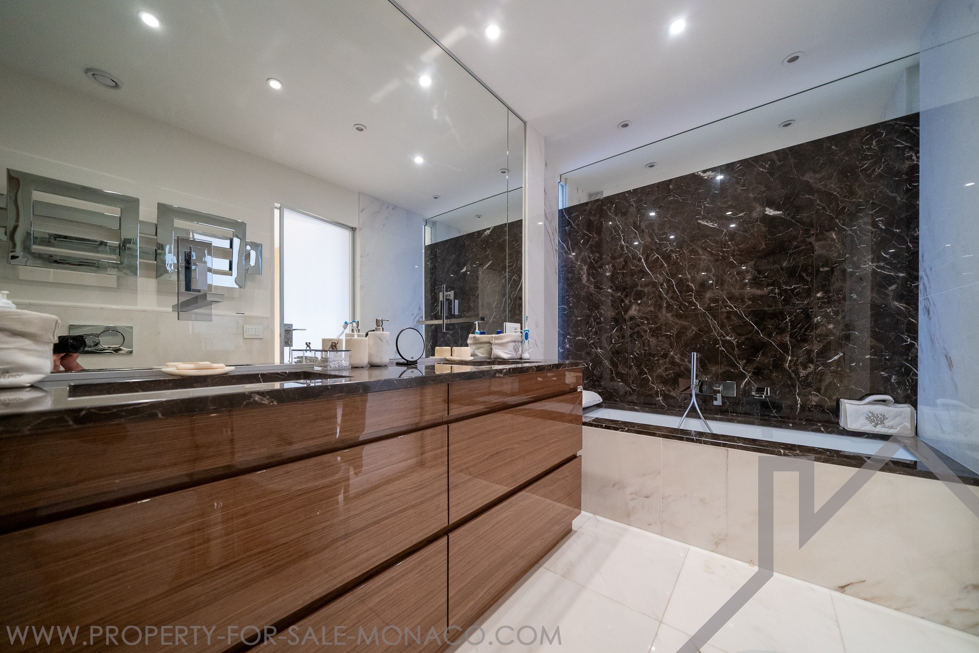 Overlooking the Larvotto Beach Suspended Properties for sale in Monaco