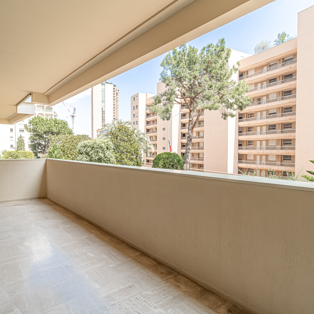 Renovated 2-room apartment at Château Amiral - Properties for sale in Monaco