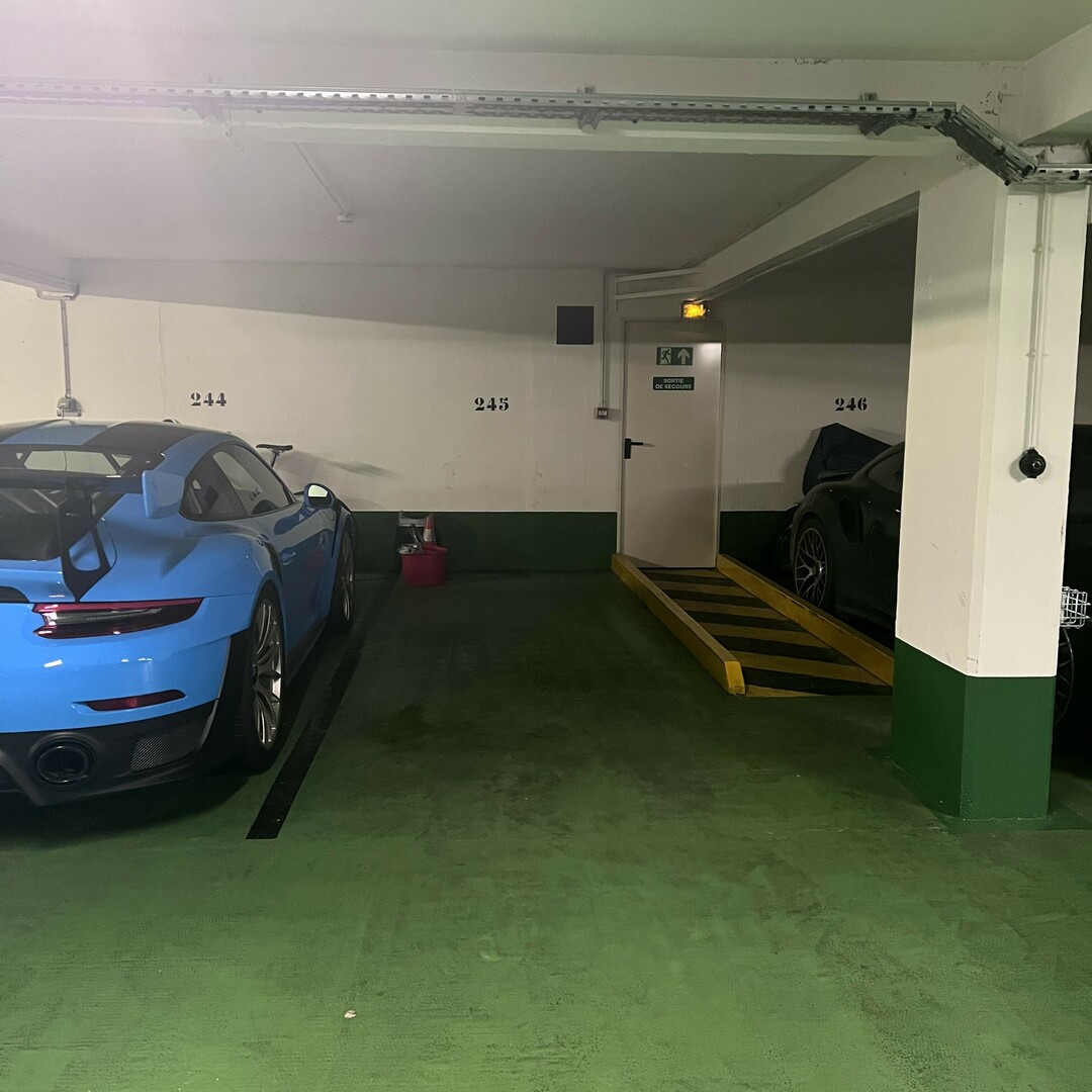 A parking place in the Carré d'Or - Sun Tower - Properties for sale in Monaco