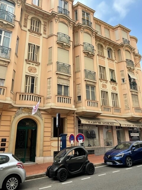 Commercial Walls with FDC included free / LAROUSSE - Properties for sale in Monaco