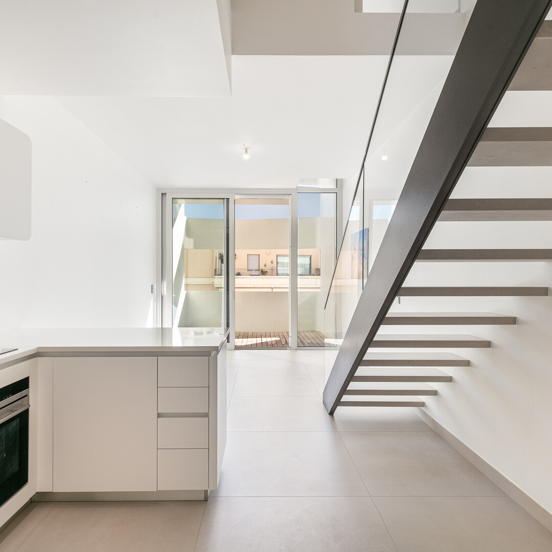 Le Stella building 2 rooms in front high floor - Properties for sale in Monaco