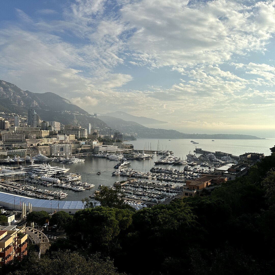 A building with great potential located on the port of the prestigious Principality of Monaco. - Properties for sale in Monaco