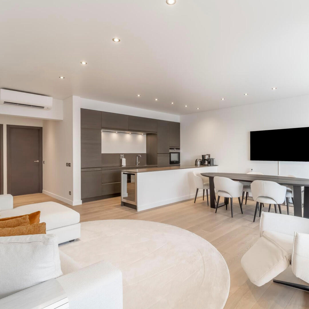 RENOVATED 3 BEDROOM - Properties for sale in Monaco