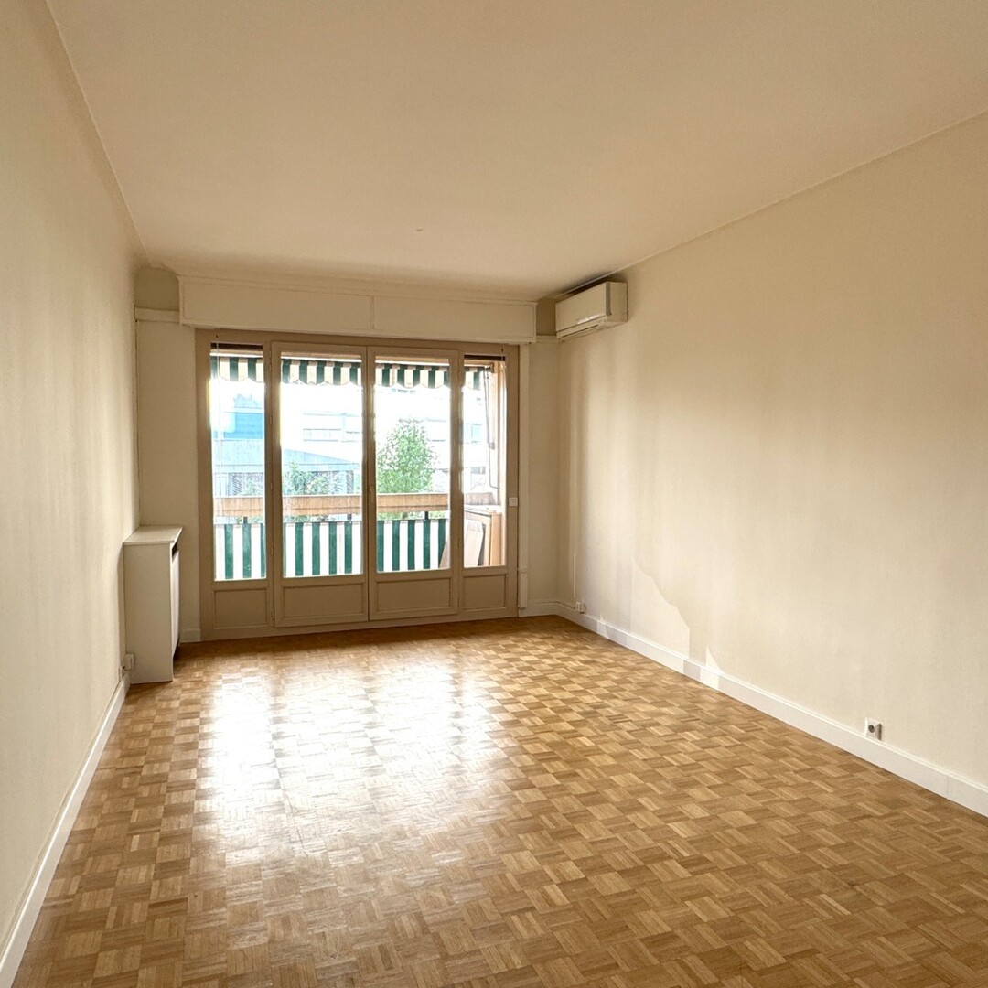 OPPORTUNITY 3 ROOMS CENTRAL CLOSE TO THE BEACHES - Properties for sale in Monaco