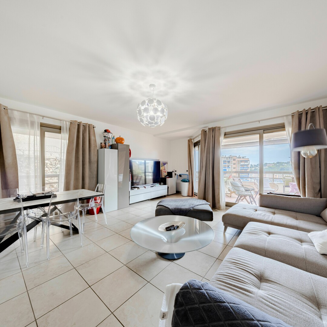 LARGE 3 BEDROOM APARTMENT - Properties for sale in Monaco
