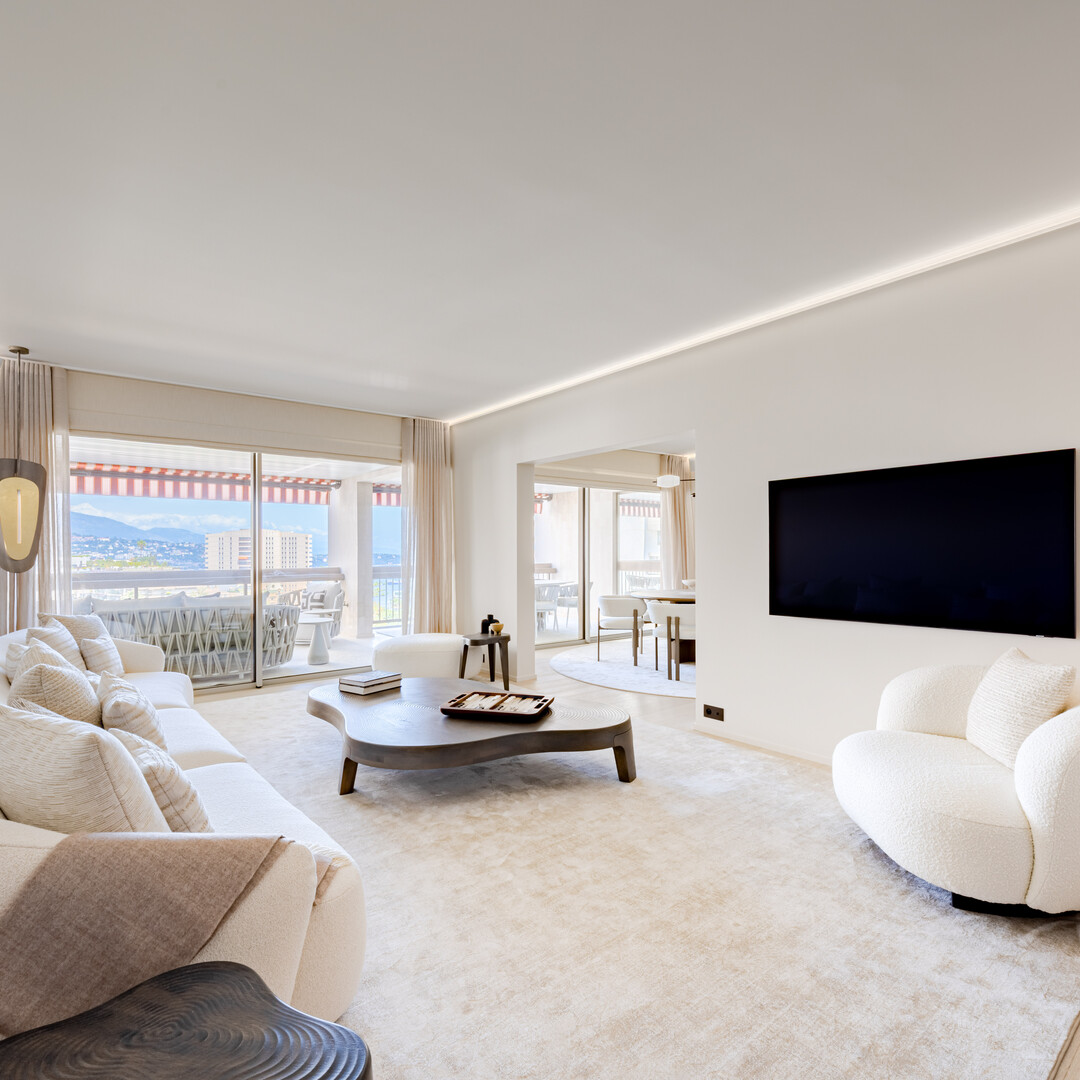 SPACIOUS AND LUXURIOUS 3 BEDROOM APARTMENT - Properties for sale in Monaco