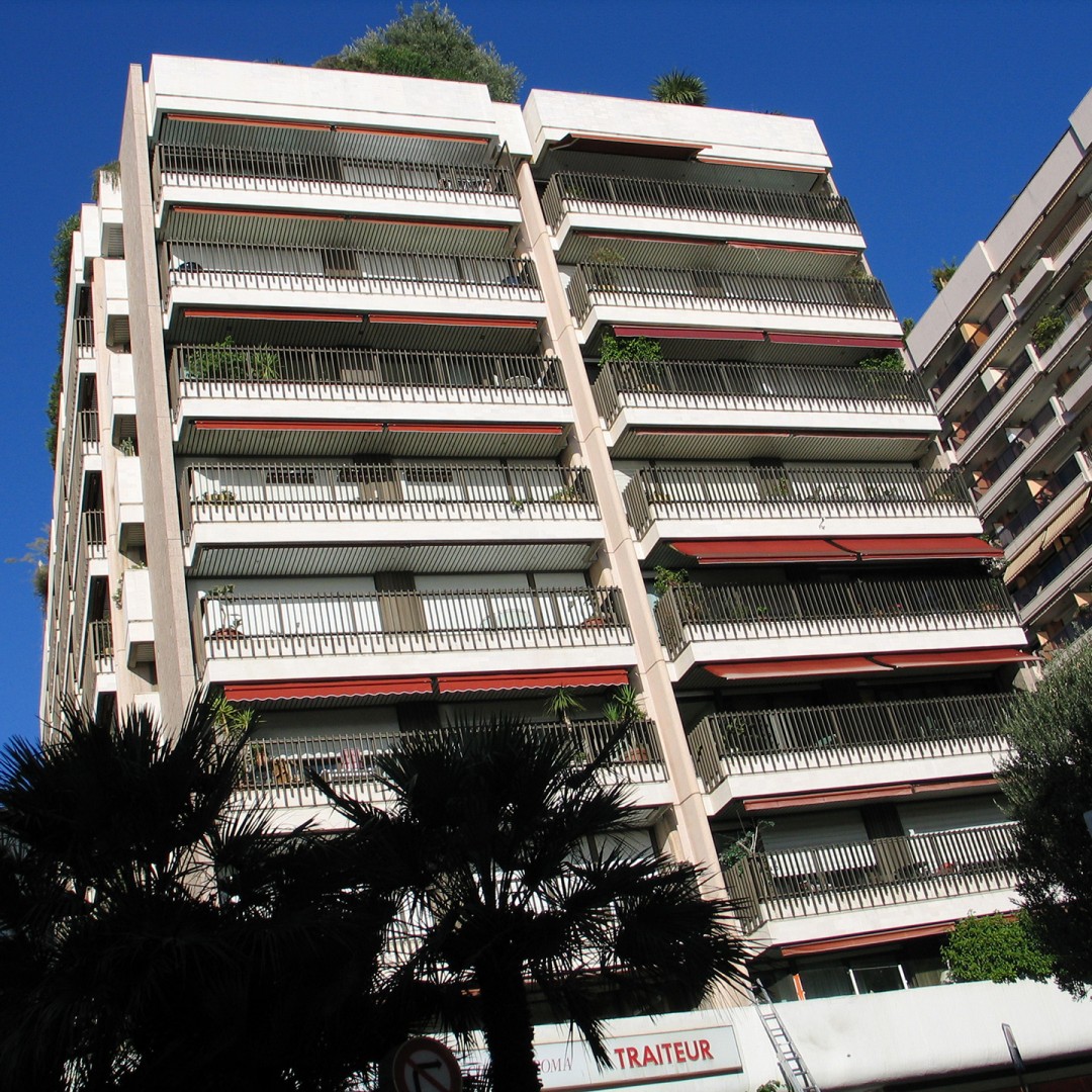 MIRABEL : 2 ROOMS - TERRACE - MIXED USE