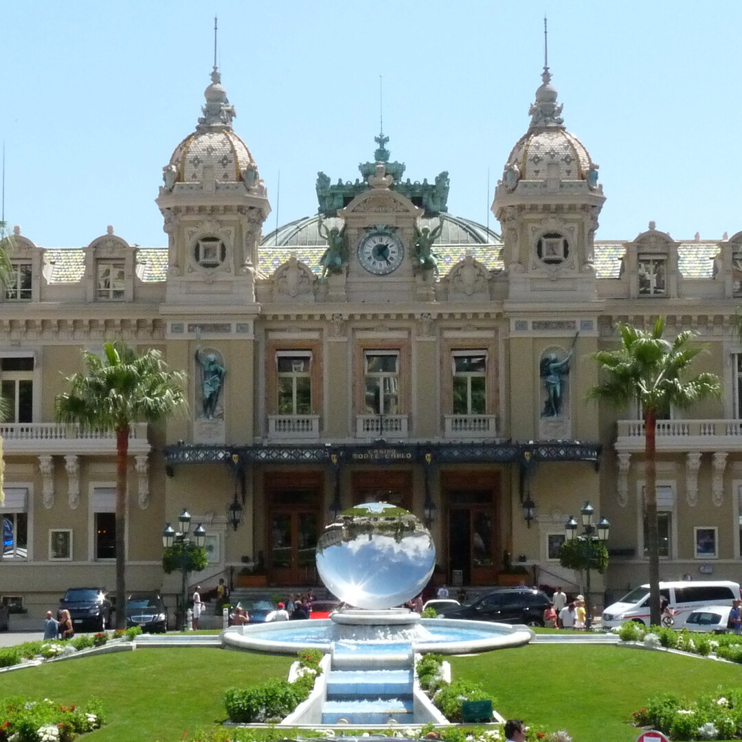 RIGHT TO LEASE: CARRÉ D'OR