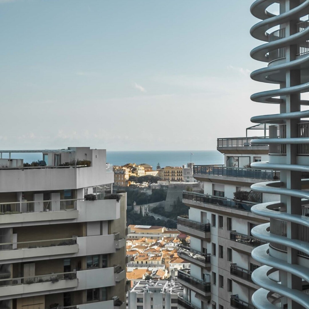 NEAR CASINO / LES OLIVIERS / 2 ROOMS WITH SIDE SEA VIEW