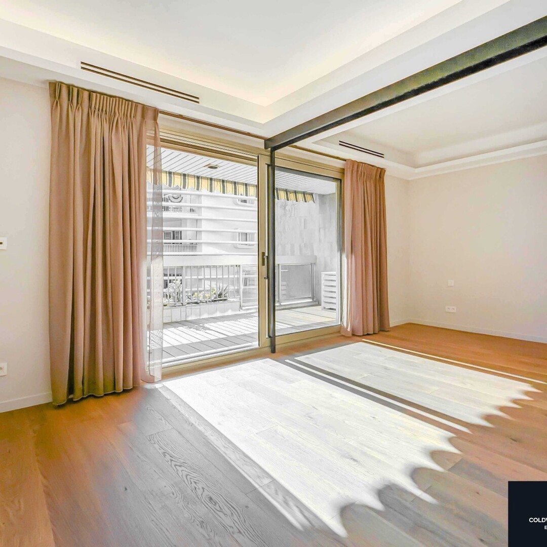 NEAR CASINO / LES OLIVIERS / 2 ROOMS WITH SIDE SEA VIEW