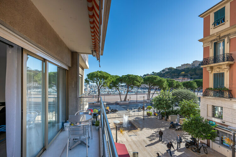CONDAMINE / RUE PRINCESSE CAROLINE / 3 ROOMS MIXED USE
