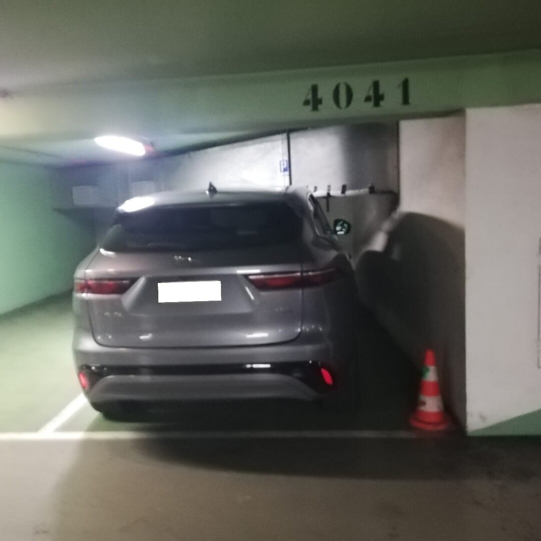 SOLE AGENT / PARC SAINT ROMAN / PARKING SPACE