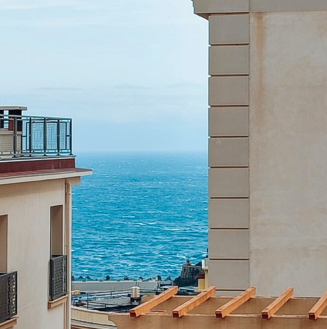 MONEGHETTI / SPACIOUS 3-ROOM APARTMENT TO RENOVATE / BALCONIES