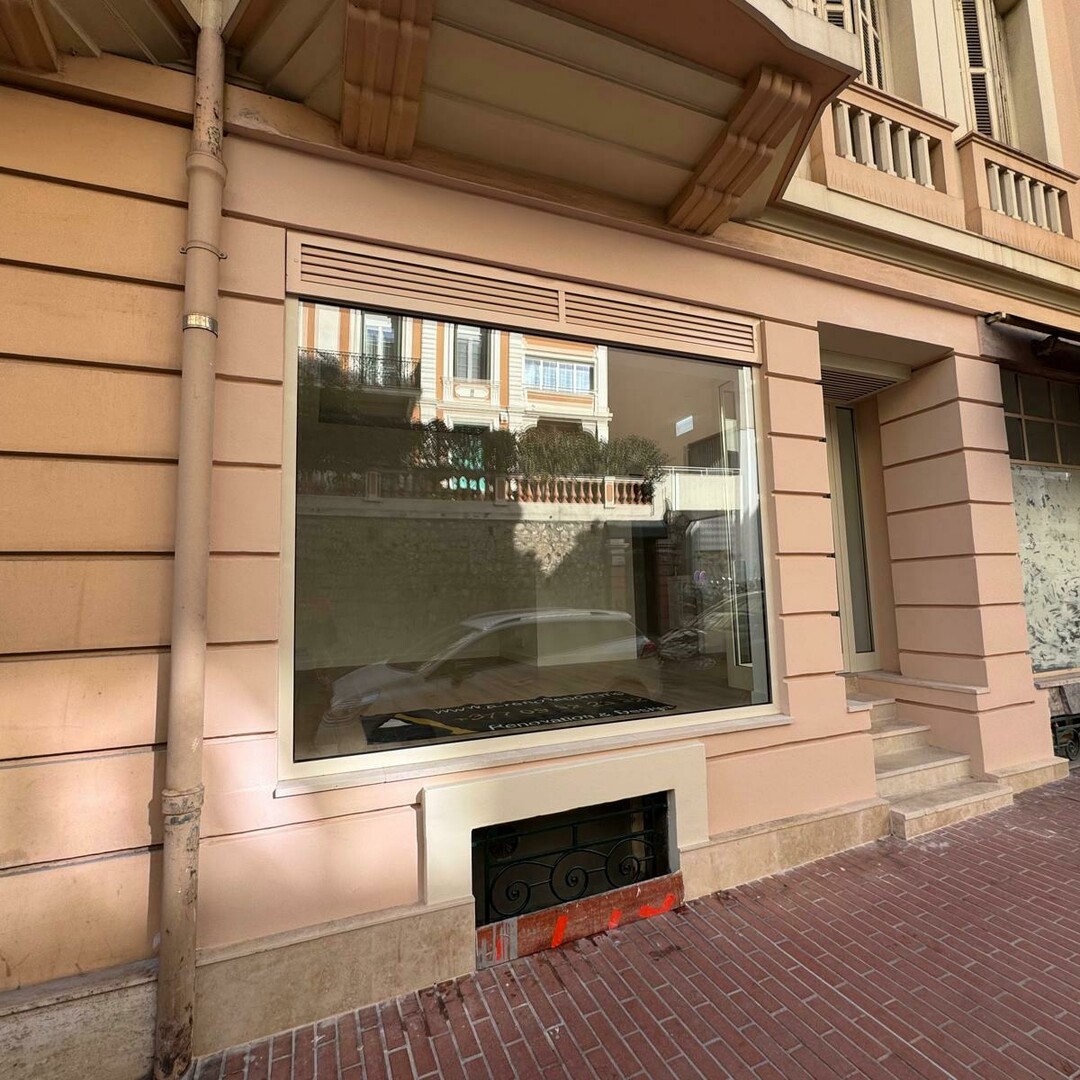 Boulevard d'ITALIE / FREE COMMERCIAL WALLS with FDC included / COMPLETE RENOVATION