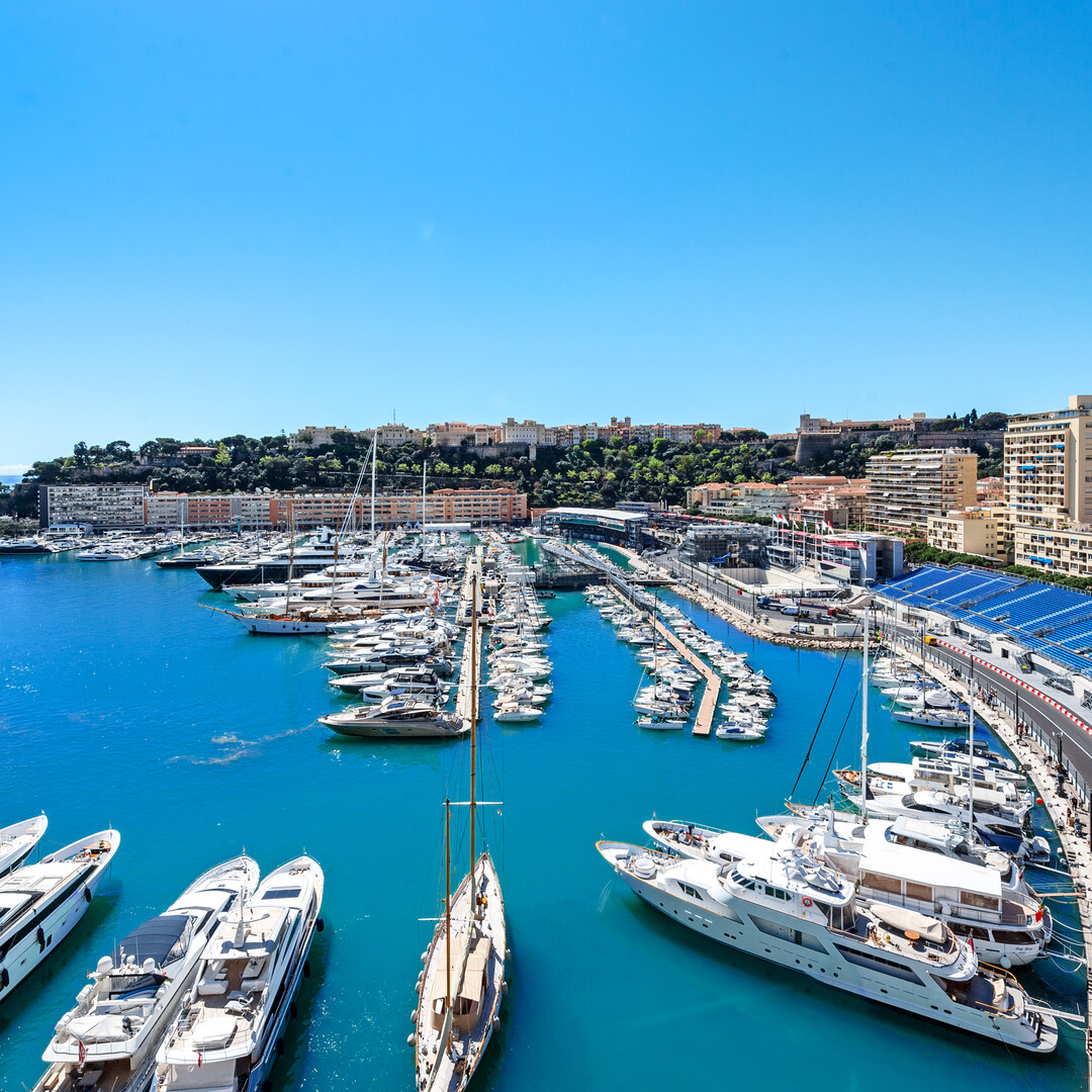 Exceptional - Port - 3 rooms - F1 circuit view