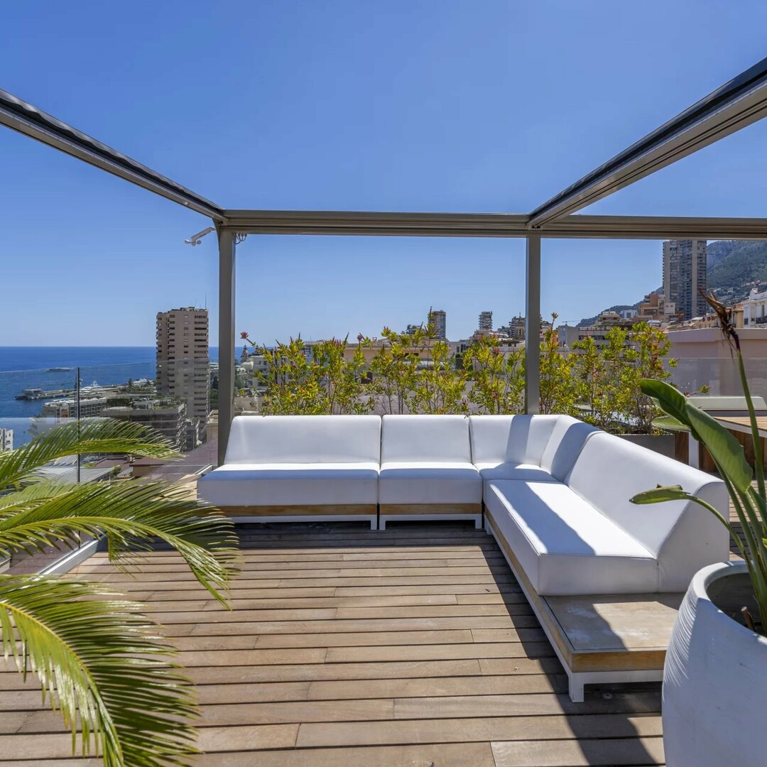 Exceptional Penthouse on the Boulevard des Moulins – Panoramic View