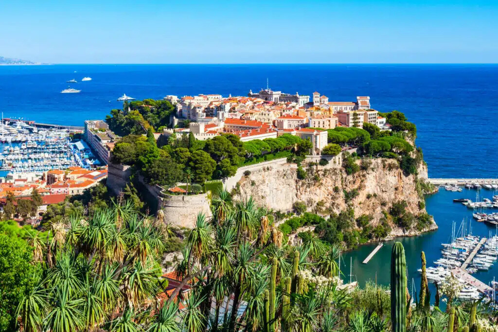 Renovated studio converted into a 2-room apartment in the Monaco-Ville district