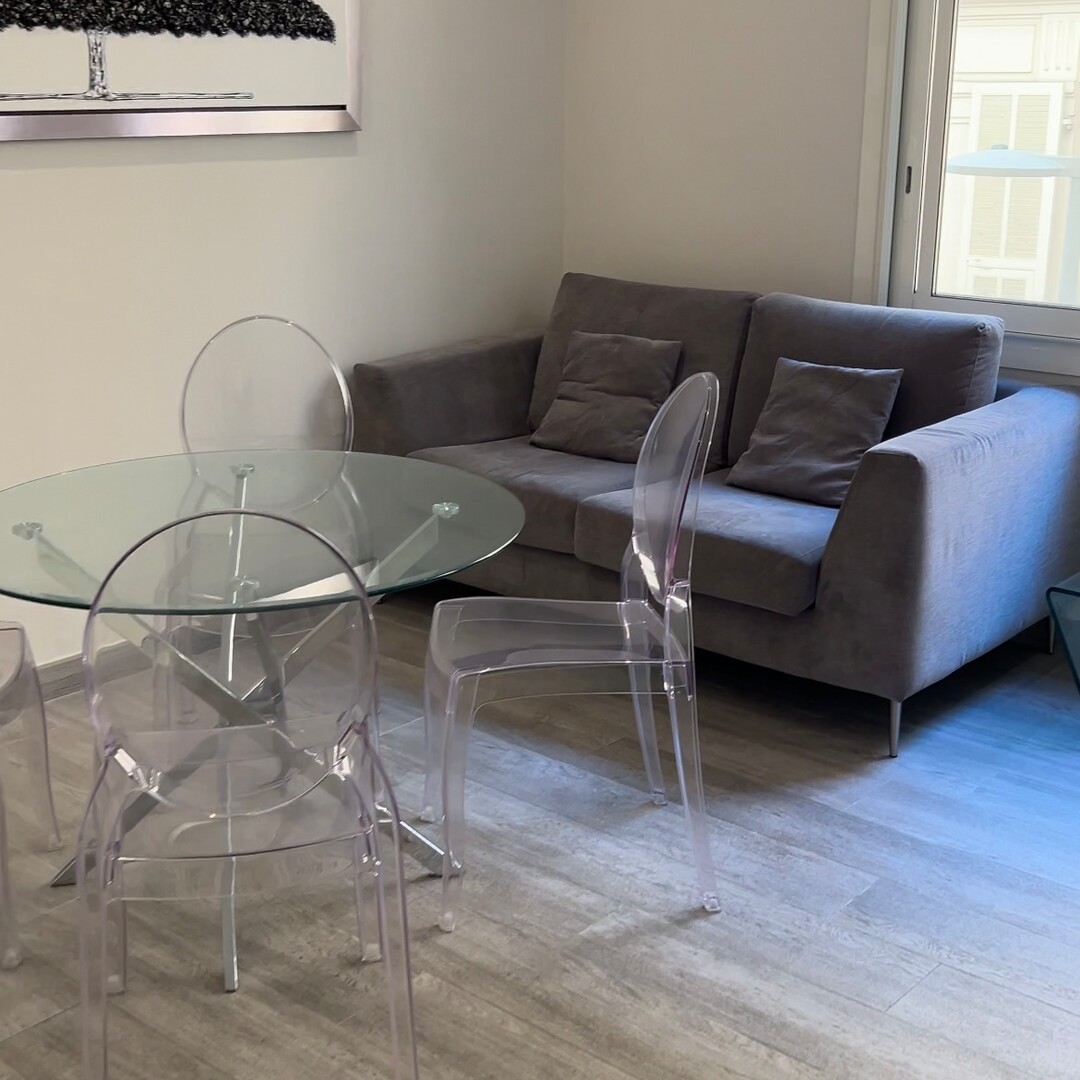 CHARMING 2 ROOM APARTMENT IN A BOURGEOIS BUILDING