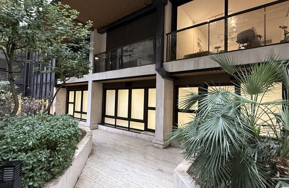 Office in Golden square with independent entrance