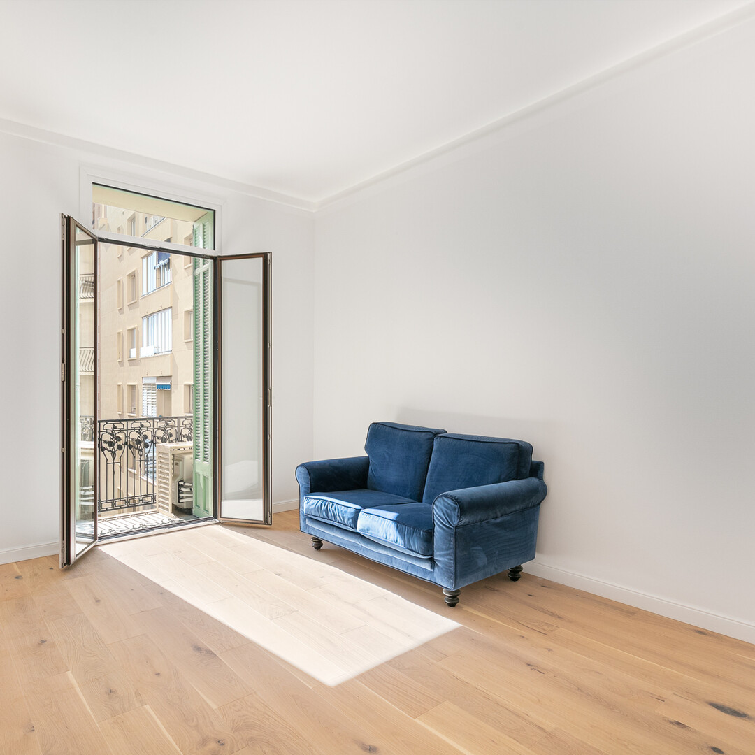 Sale of a 2-room fully renovated apartment in the Monte-Carlo district of Monaco