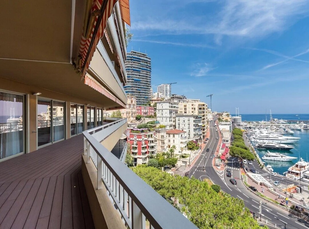 Le Panorama - Fully renovated Six Bedroom