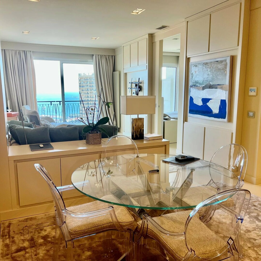 LE CONTINENTAL - 2 BEDROOM APARTMENT - FULLY RENOVATED