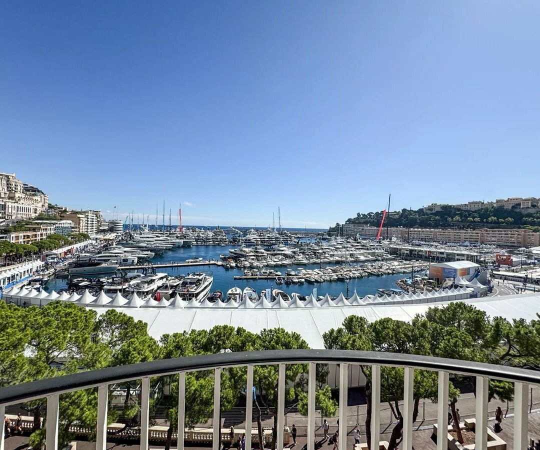 Sole Agent : Exceptional opportunity on Monaco’s harbor