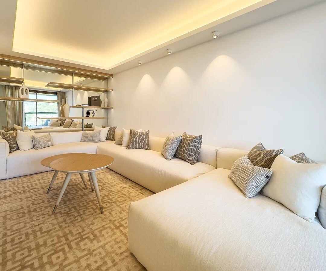 Sole Agent : Luxuriously furnished 2-bedroom apartment near Larvotto Beach