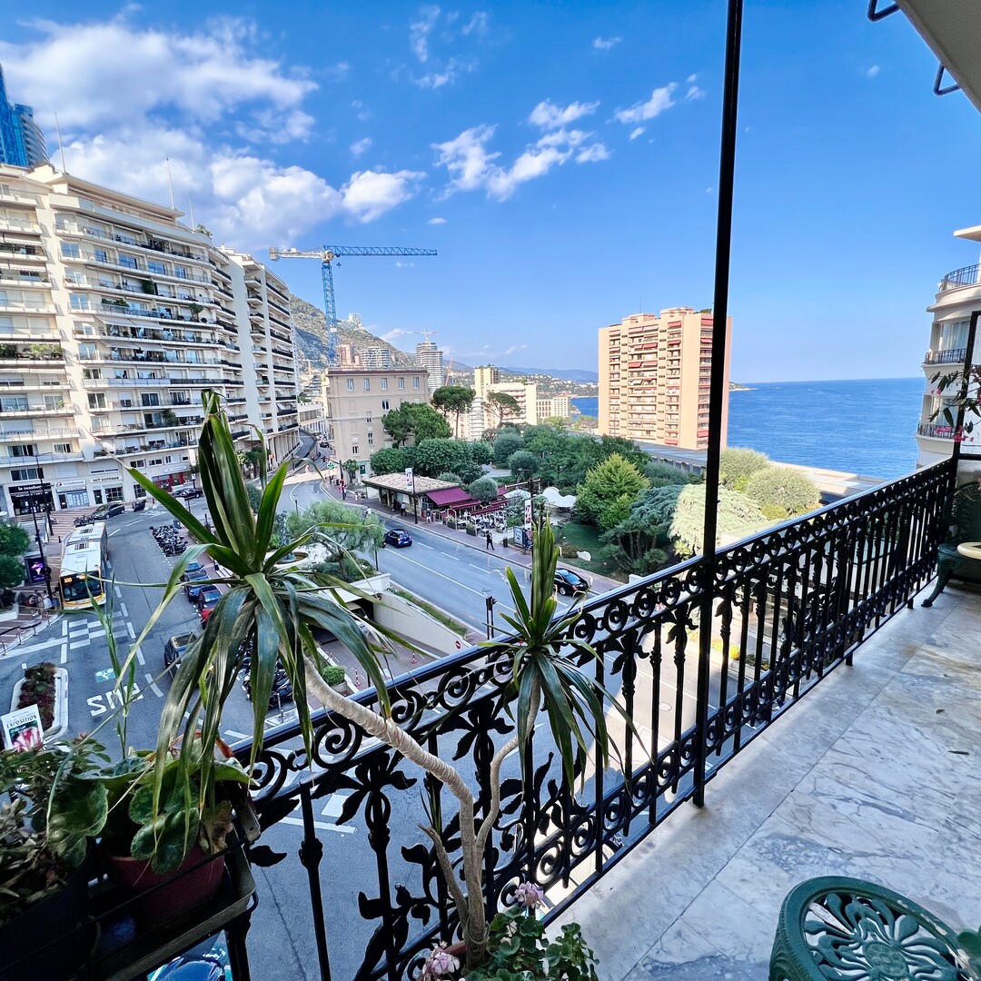 MONTE - CARLO| CASABELLA | 3 ROOMS