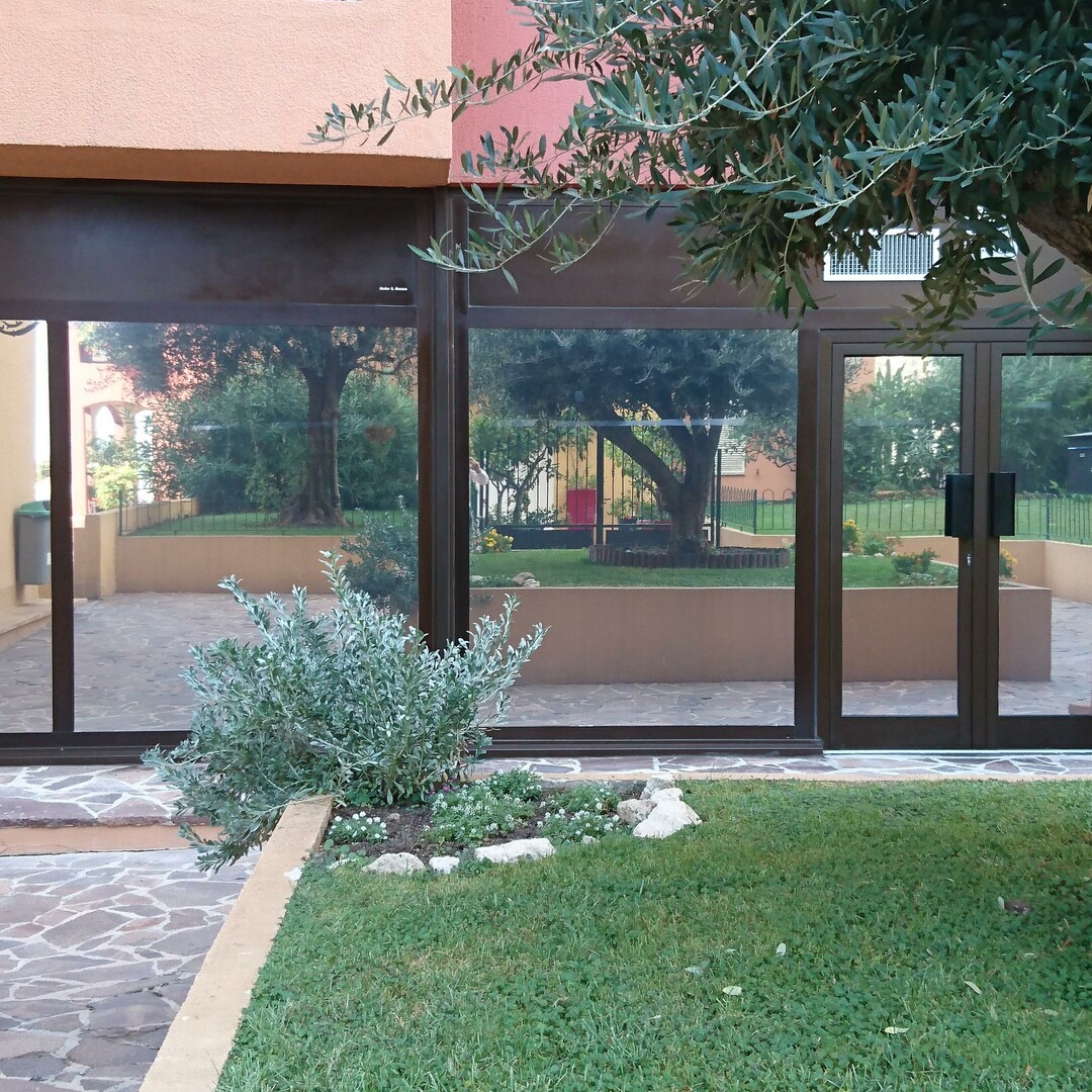 Calm office spaces in Fontvieille district