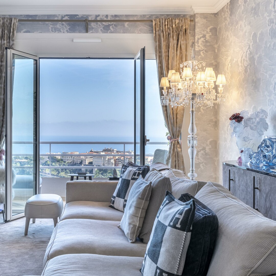Sole agent | Rare, spacious duplex penthouse | 4-bedroom