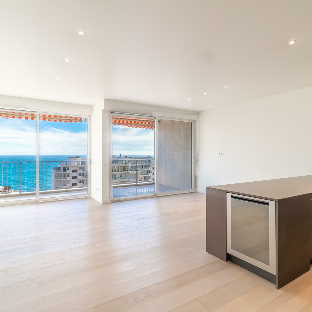 2-BEDROOM APARTMENT WITH SEA VIEW