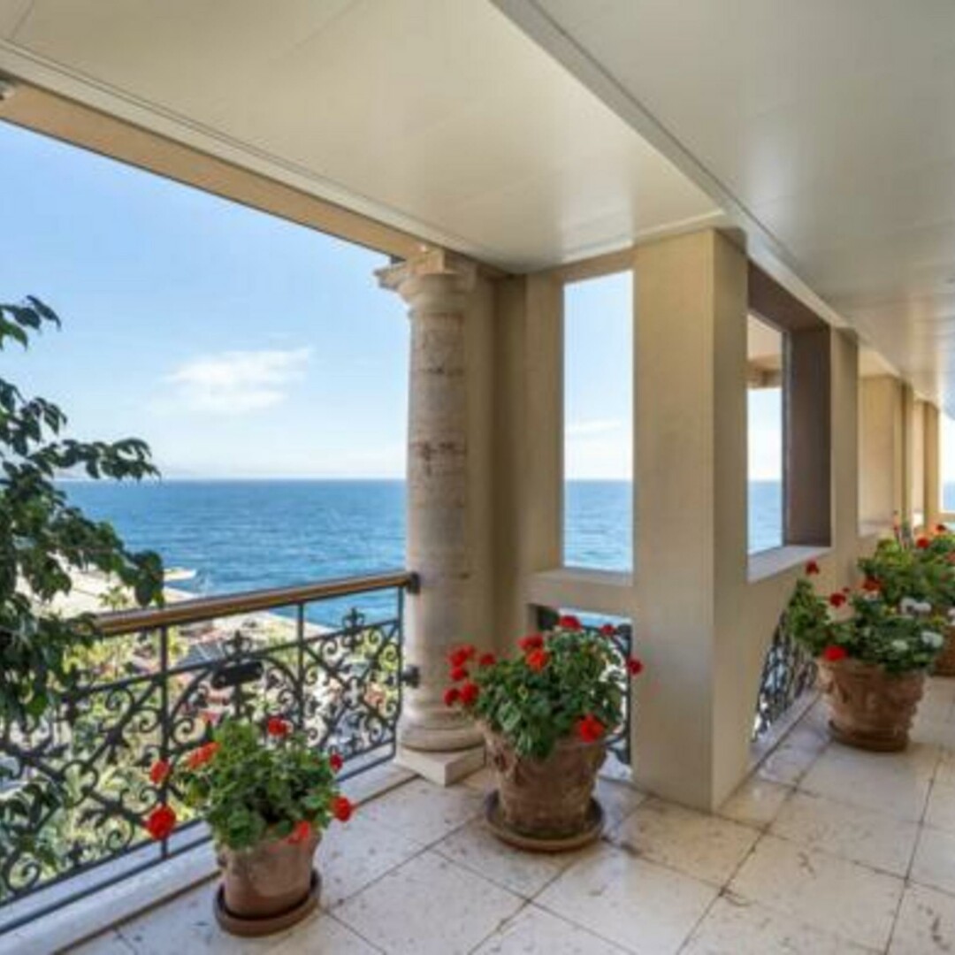 Large 2-bedroom apartment in Fontvieille