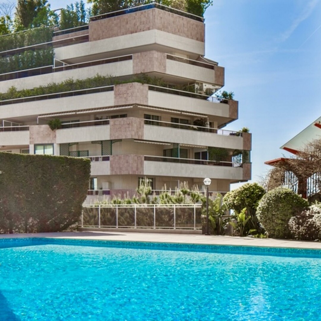 Large parking space | Jardin Exotique | Patio Palace