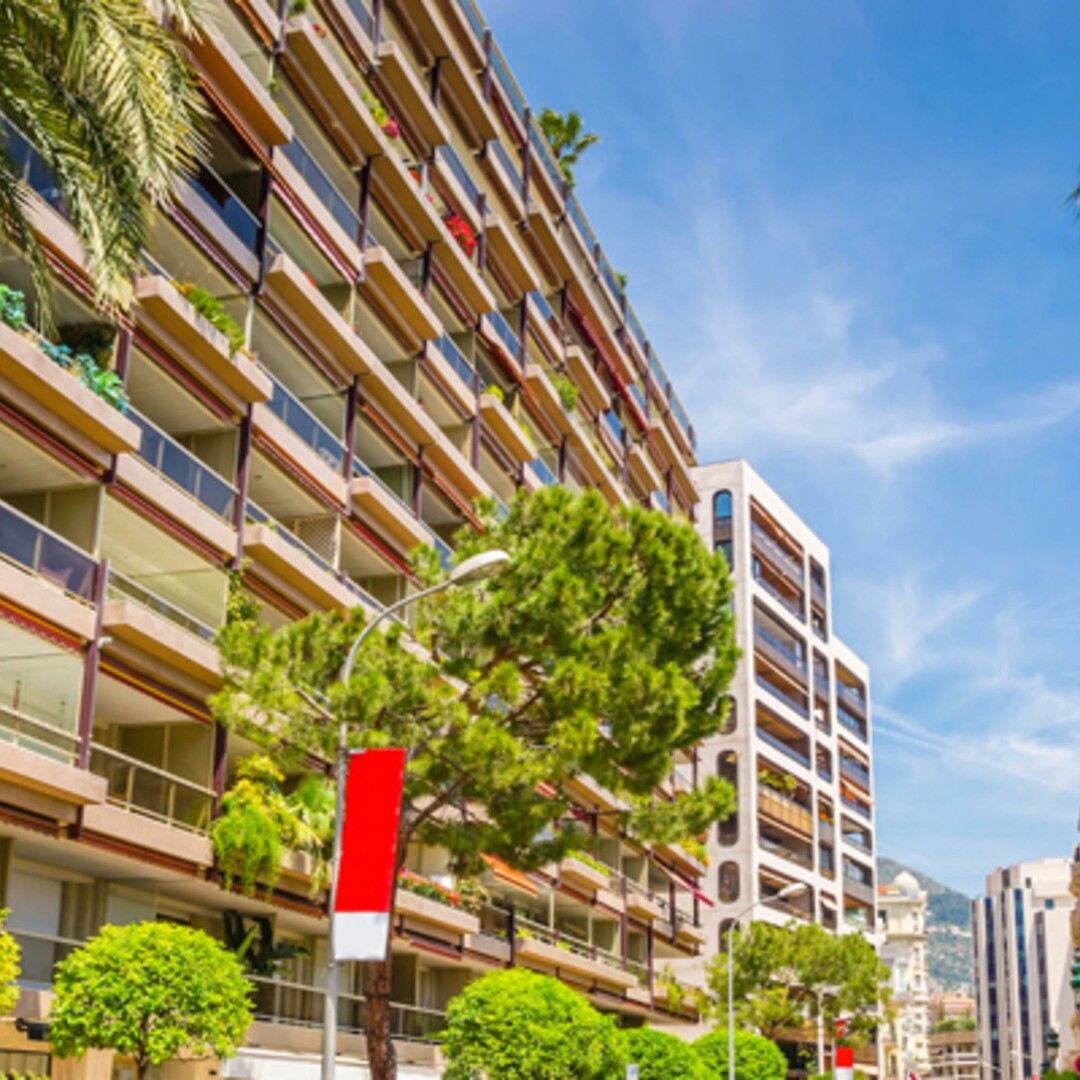Contemporary studio apartment with parking | Golden Square