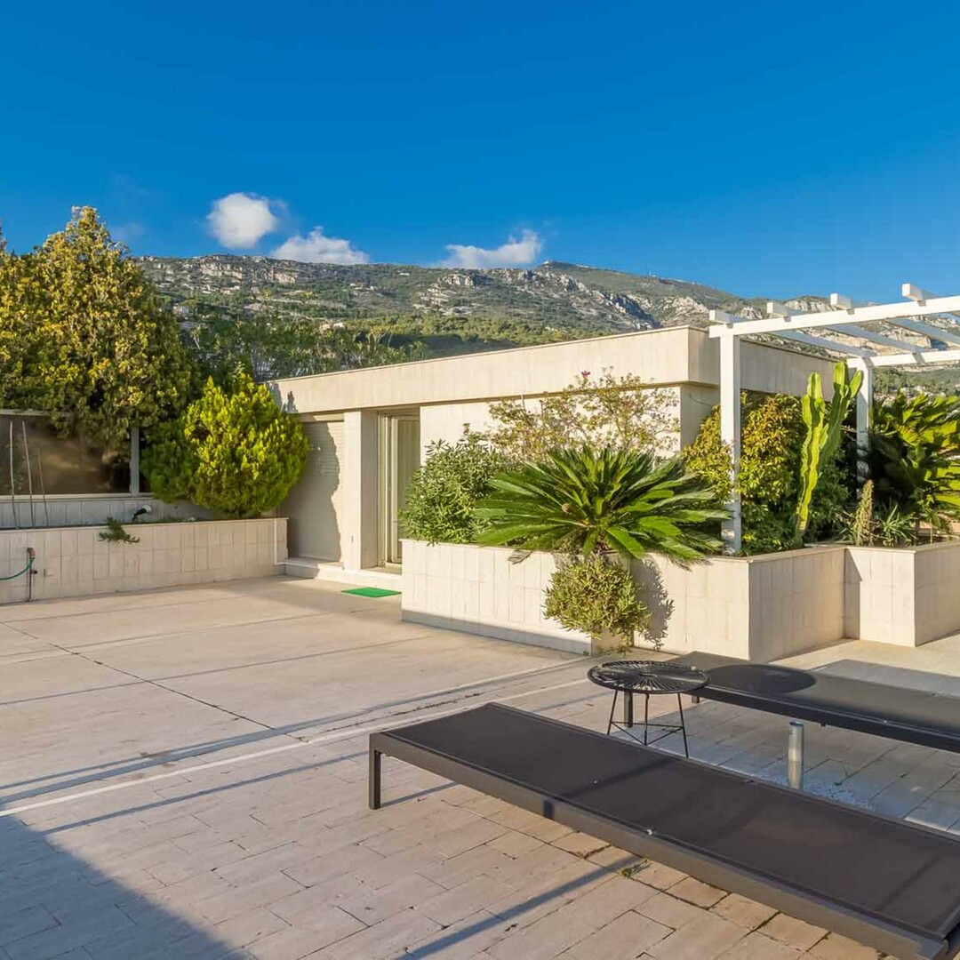 Triplex apartment with rooftop - 2-bedroom apartment