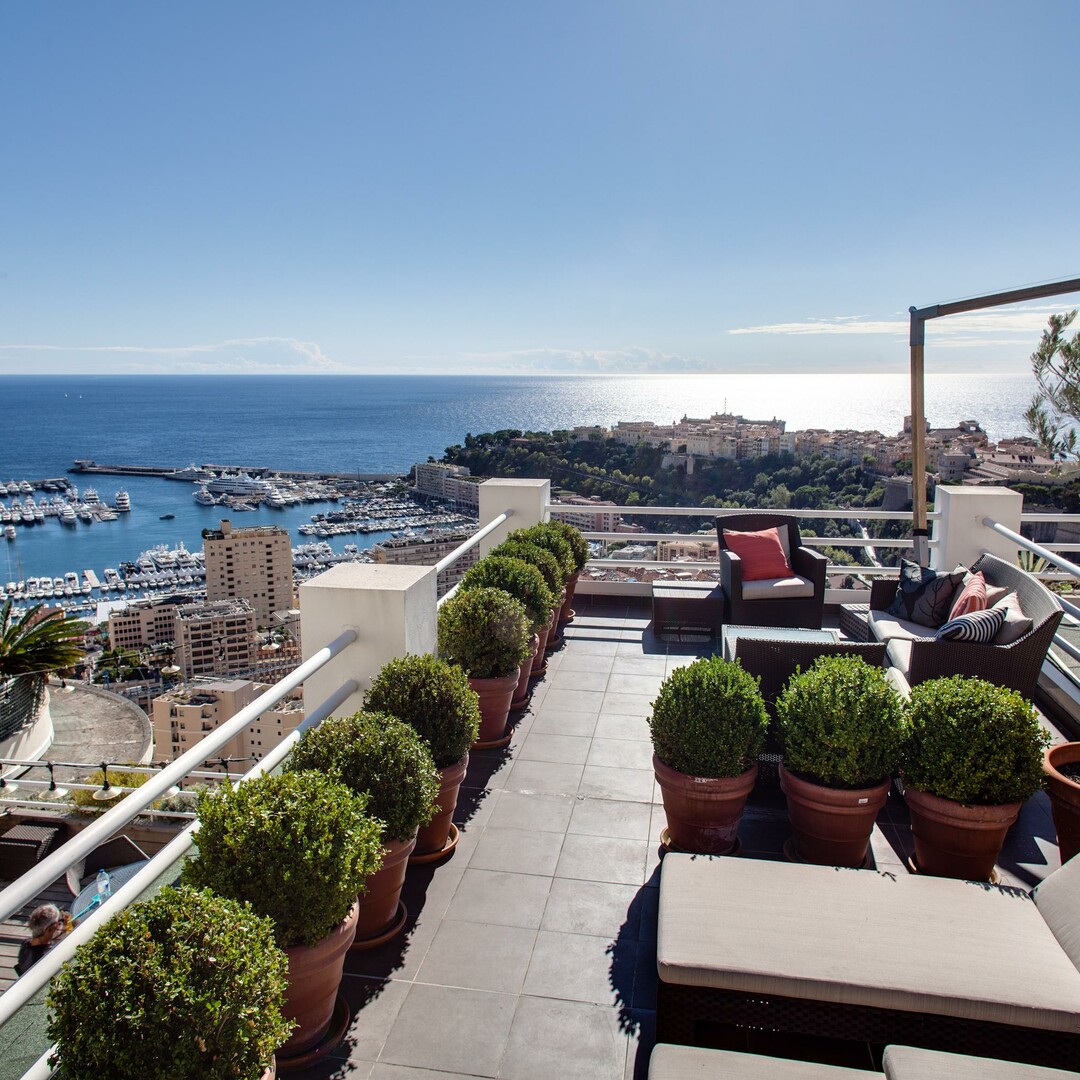 Sole agent | Rare, spacious duplex penthouse | 4-bedroom