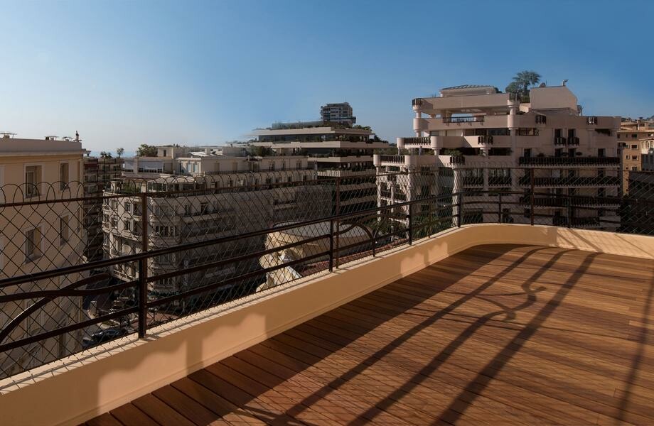 Carre d'Or 2 Bedroom Apartment