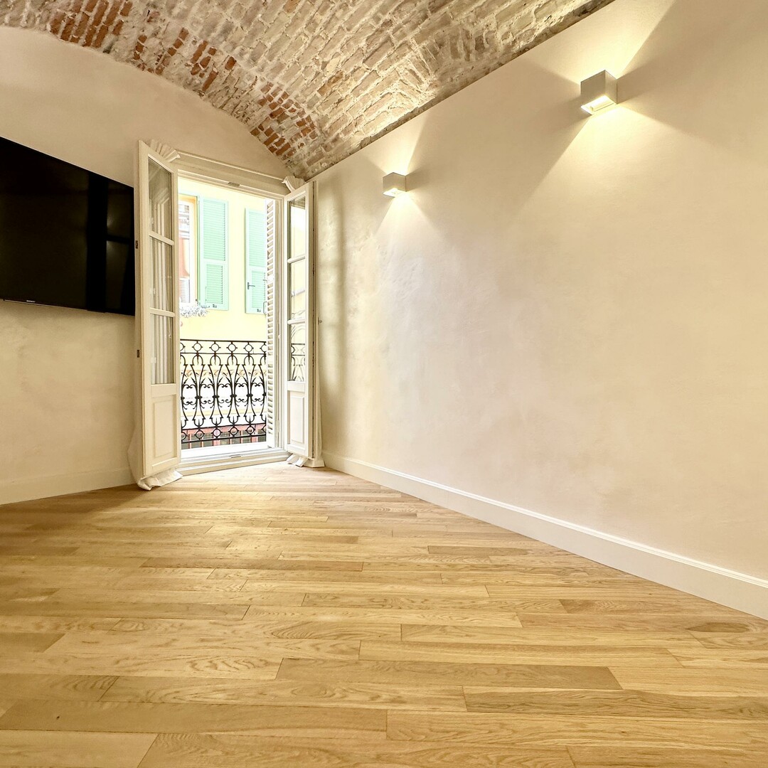 Charming 2-bedroom apartment - Law 1.235