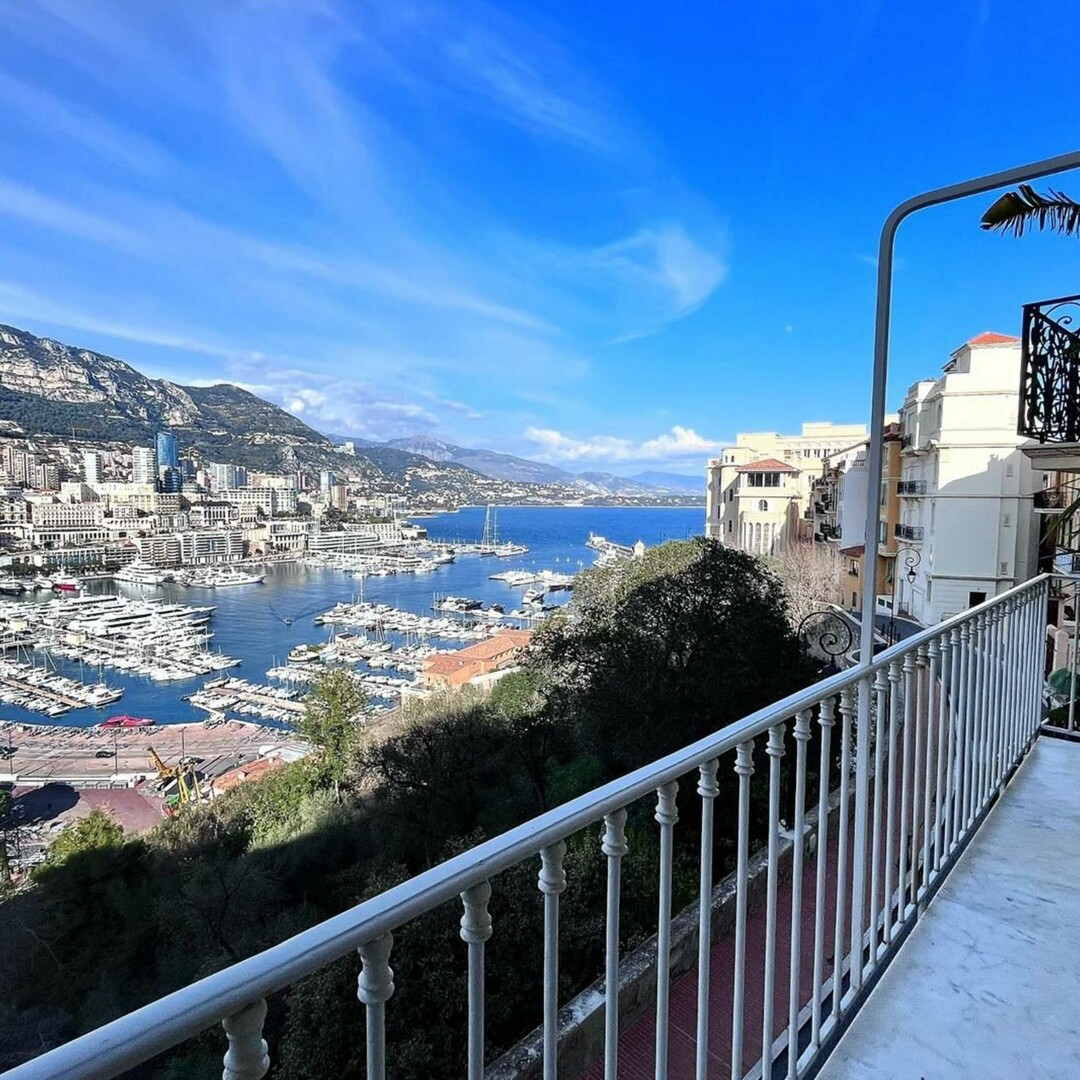 LOFT BY THE PRINCE'S PALACE | EXCEPTIONAL VIEW