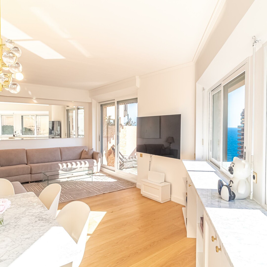 Splendid, large 1-bedroom | Renovated, swimming pool, concierge