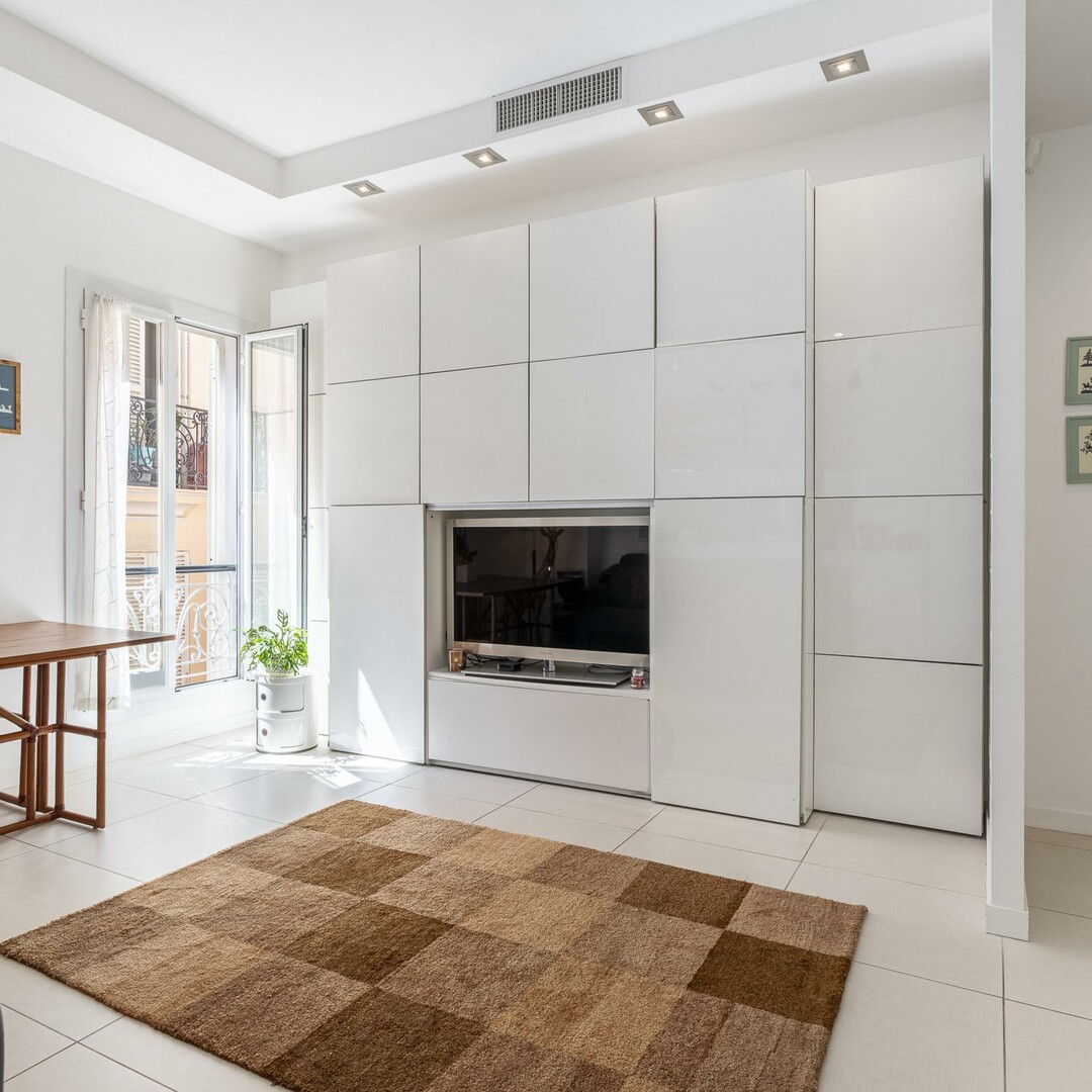 CHARMING 1-BEDROOM APARTMENT UNDER LAW 1235 ON THE ROCHER