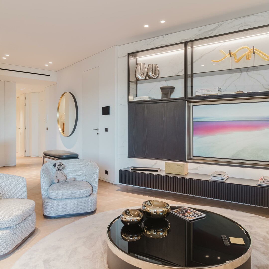 Luxuriously renovated 3-bedroom apartment | Golden square