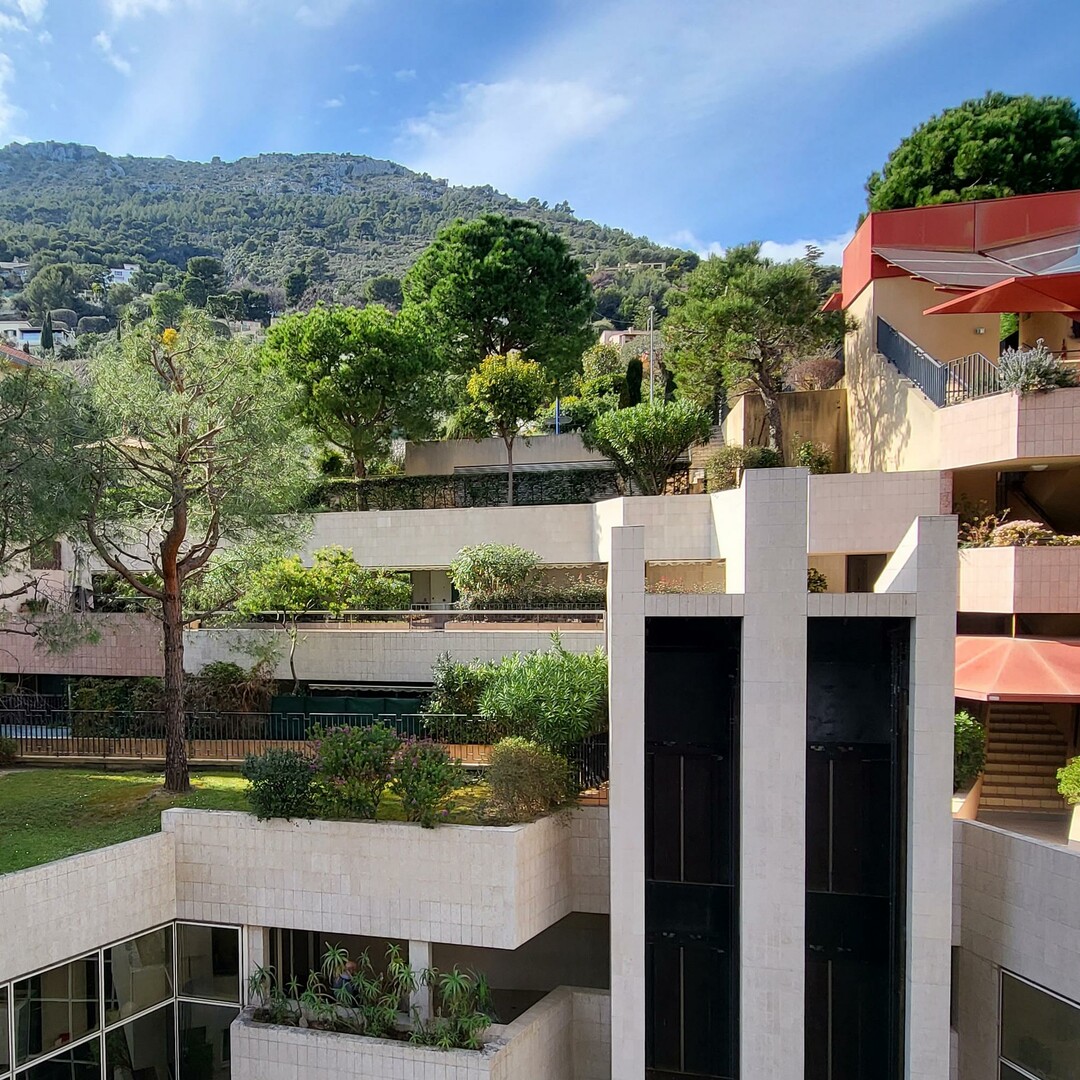 Large modern studio with a terrace and view | Parking, cellar, usage mixed