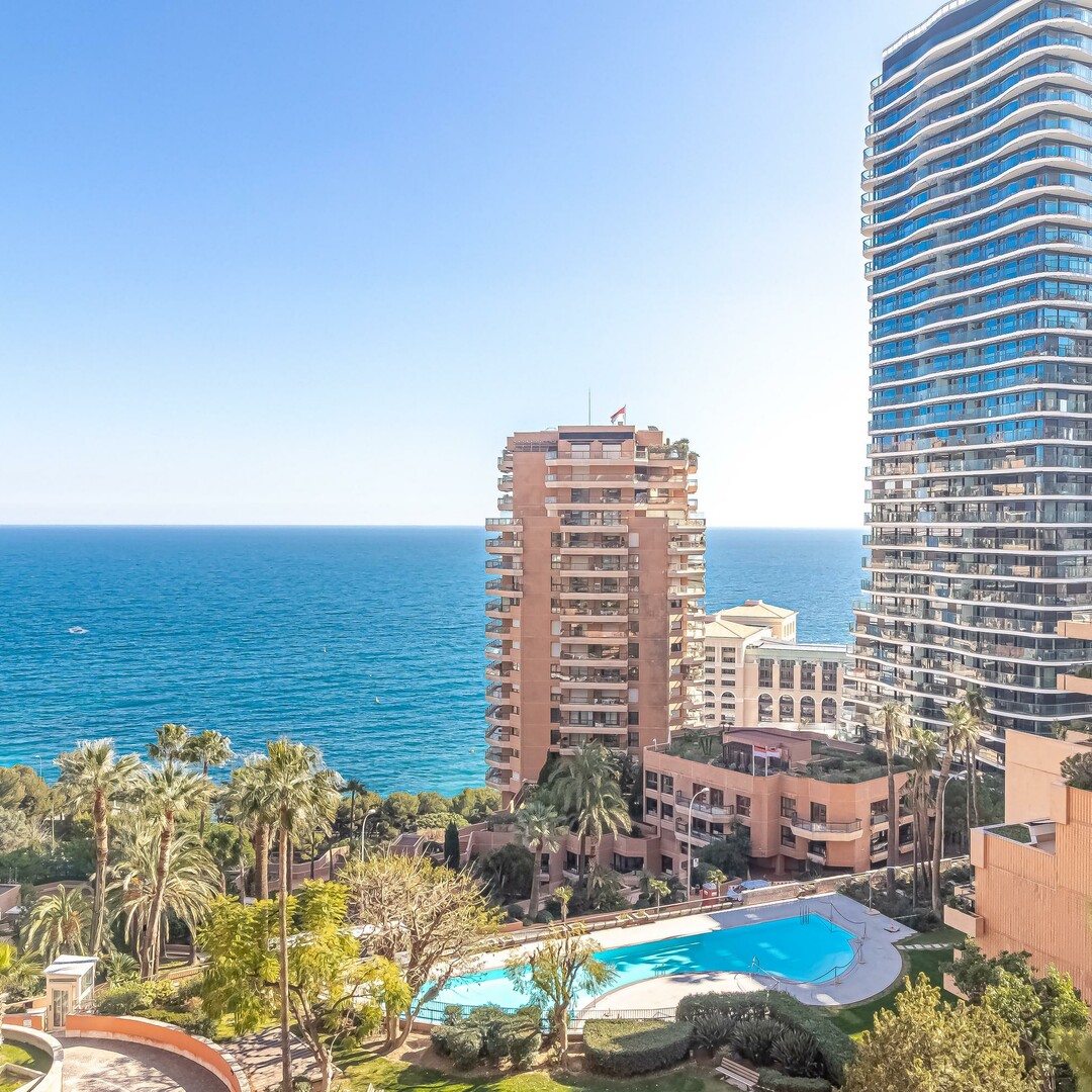 Splendid, large 1-bedroom | Renovated, swimming pool, concierge