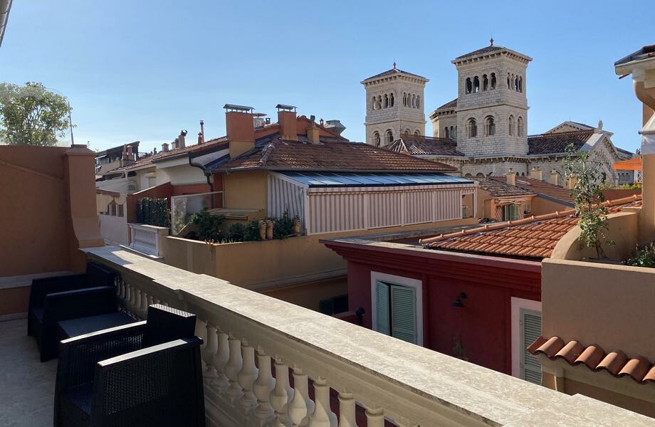 Charming 2 roomed apartment on the Rock